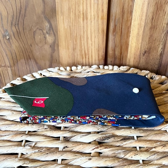 Vicky Davis 100% Silk Par 3 Golf Scene Golf Ball Tie - Picture 5 of 15